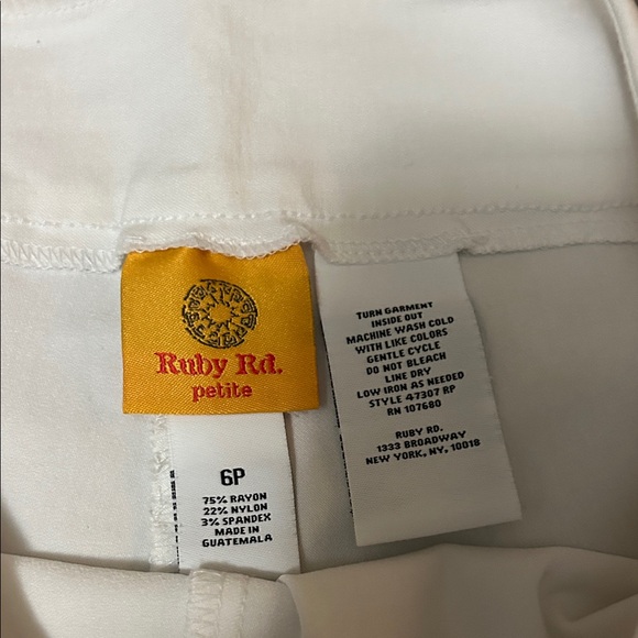 Ruby Rd. Women's White Bermudas - Picture 2 of 3